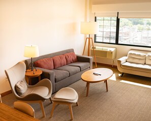 TV màn hình phẳng 52-inch có truyền hình cáp, TV 