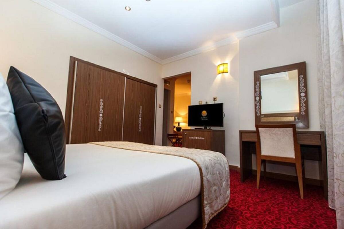 Minibar (free items), in-room safe, desk, blackout drapes