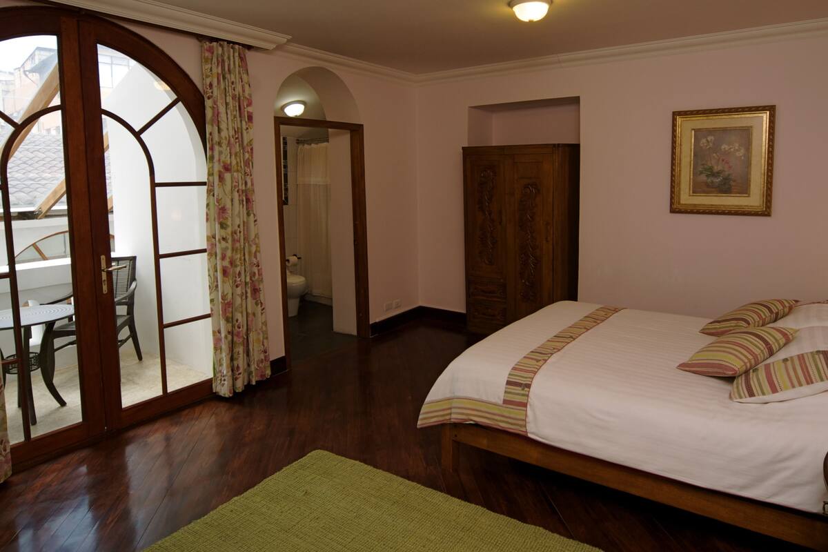 In-room safe, desk, free WiFi, bed sheets