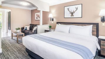Deluxe Room, 1 King Bed | 1 bedroom, premium bedding, desk, free WiFi