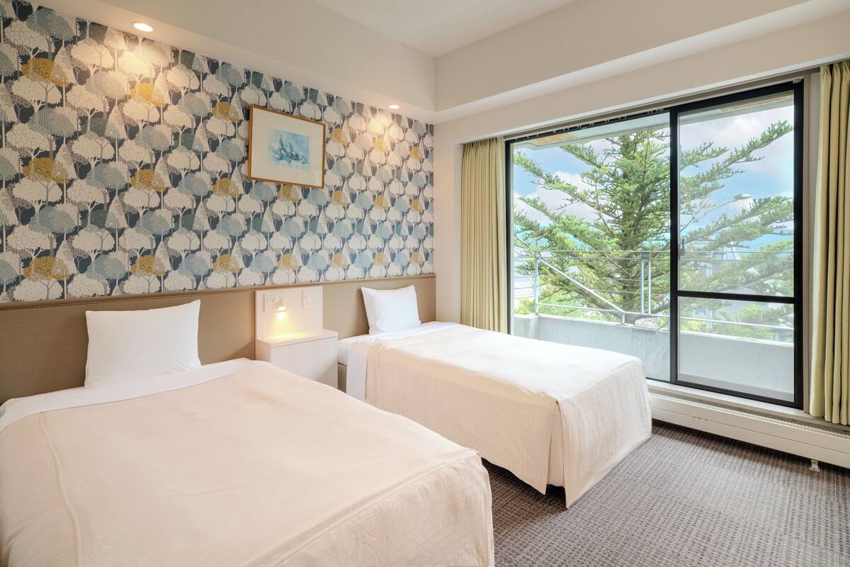 Habitación cuádruple estándar, no fumadores (Connecting Room) | Wifi gratis y ropa de cama