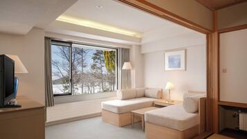 Premium Japanese-Western-Style Room(Non-smoking) | Free WiFi, bed sheets