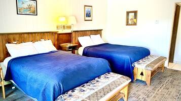 Quarto, várias camas | Cortinas blackout, Wi-Fi de cortesia, roupa de cama