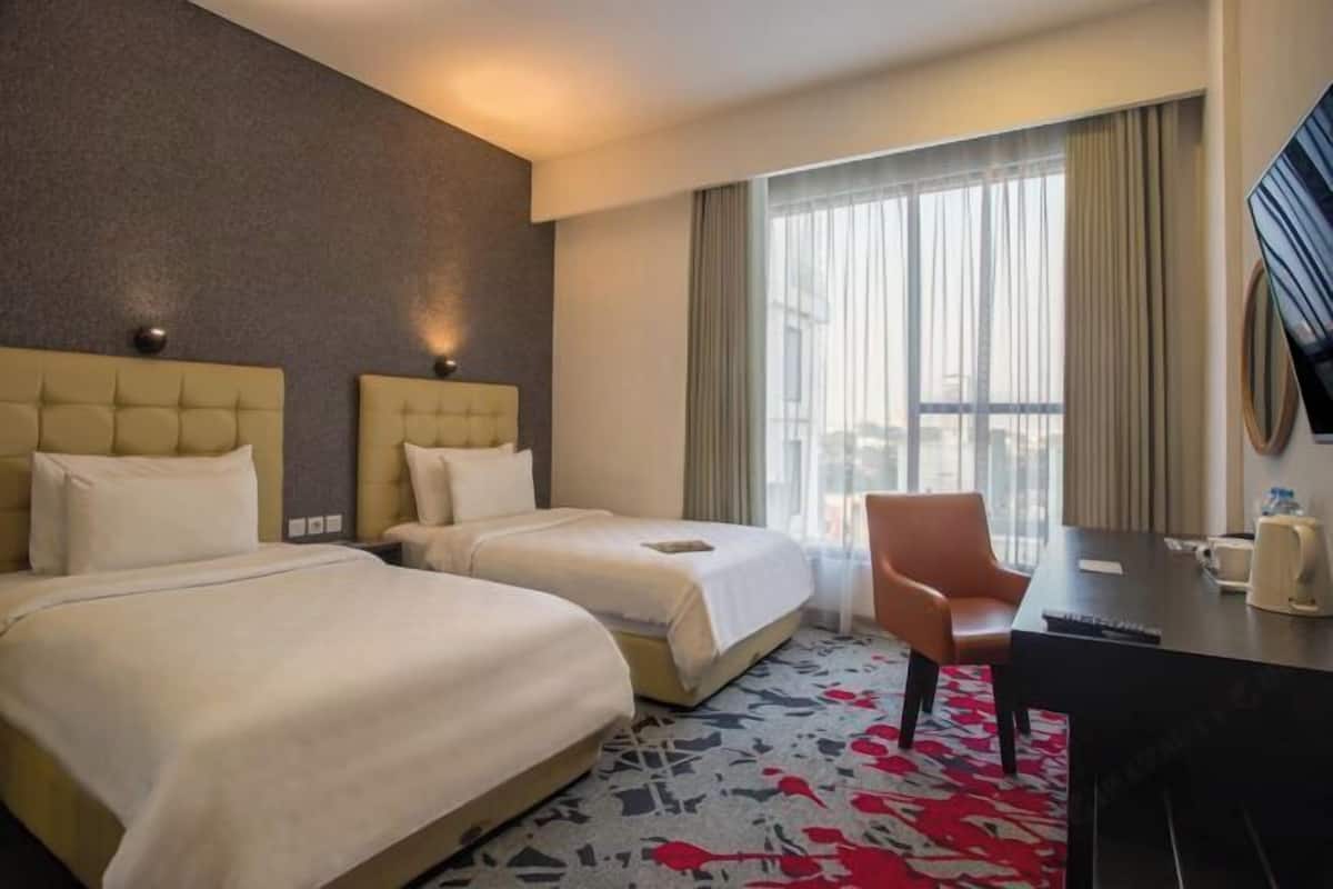 Egyptian cotton sheets, minibar, in-room safe, desk