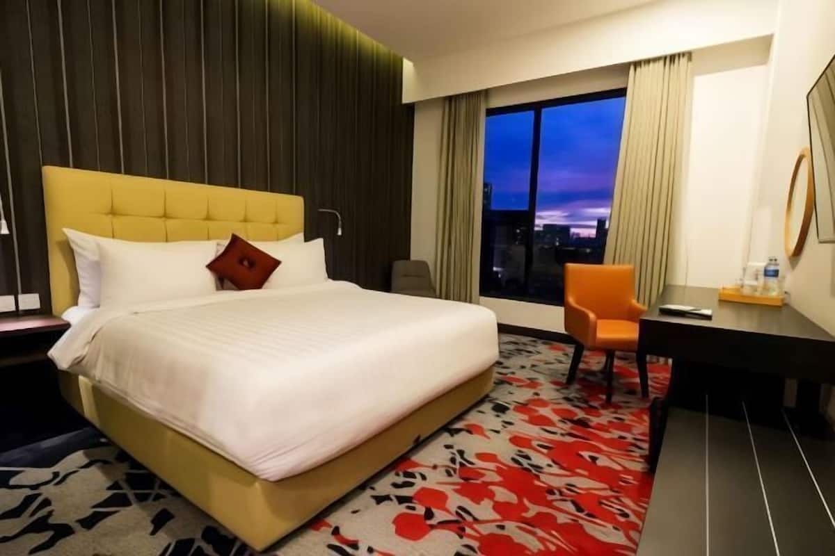 Egyptian cotton sheets, minibar, in-room safe, desk