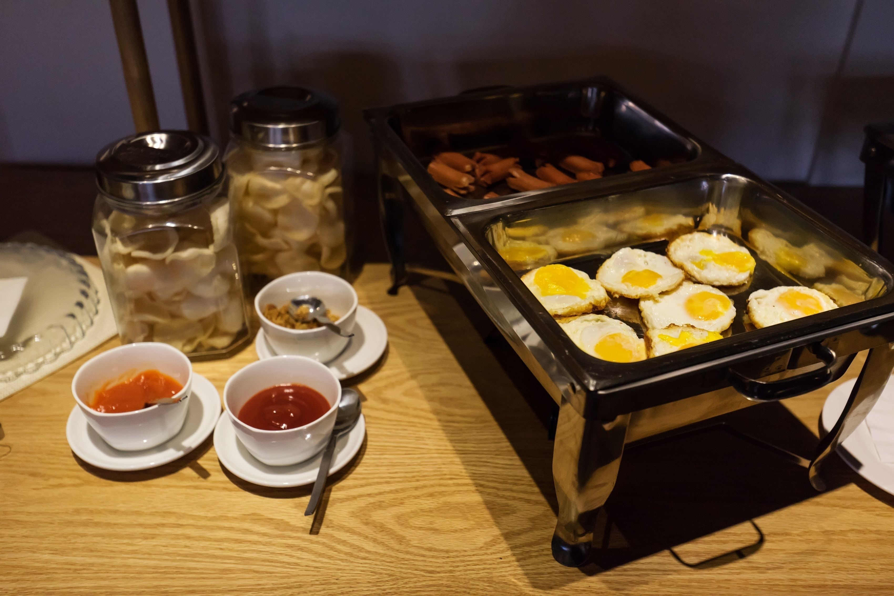daily buffet breakfast (idr 90000 per person)