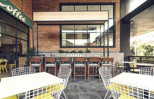 Breakfast, lunch, dinner served; international cuisine 