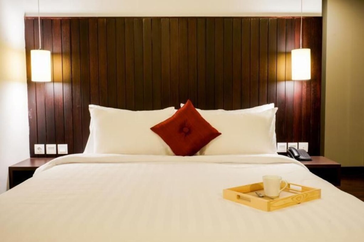 Egyptian cotton sheets, minibar, in-room safe, desk