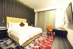 Egyptian cotton sheets, minibar, in-room safe, desk