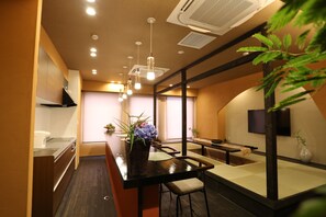 Dining - Fuku Yado - Fuku Hostel- Nagomi- Namba Osaka (Osaka)