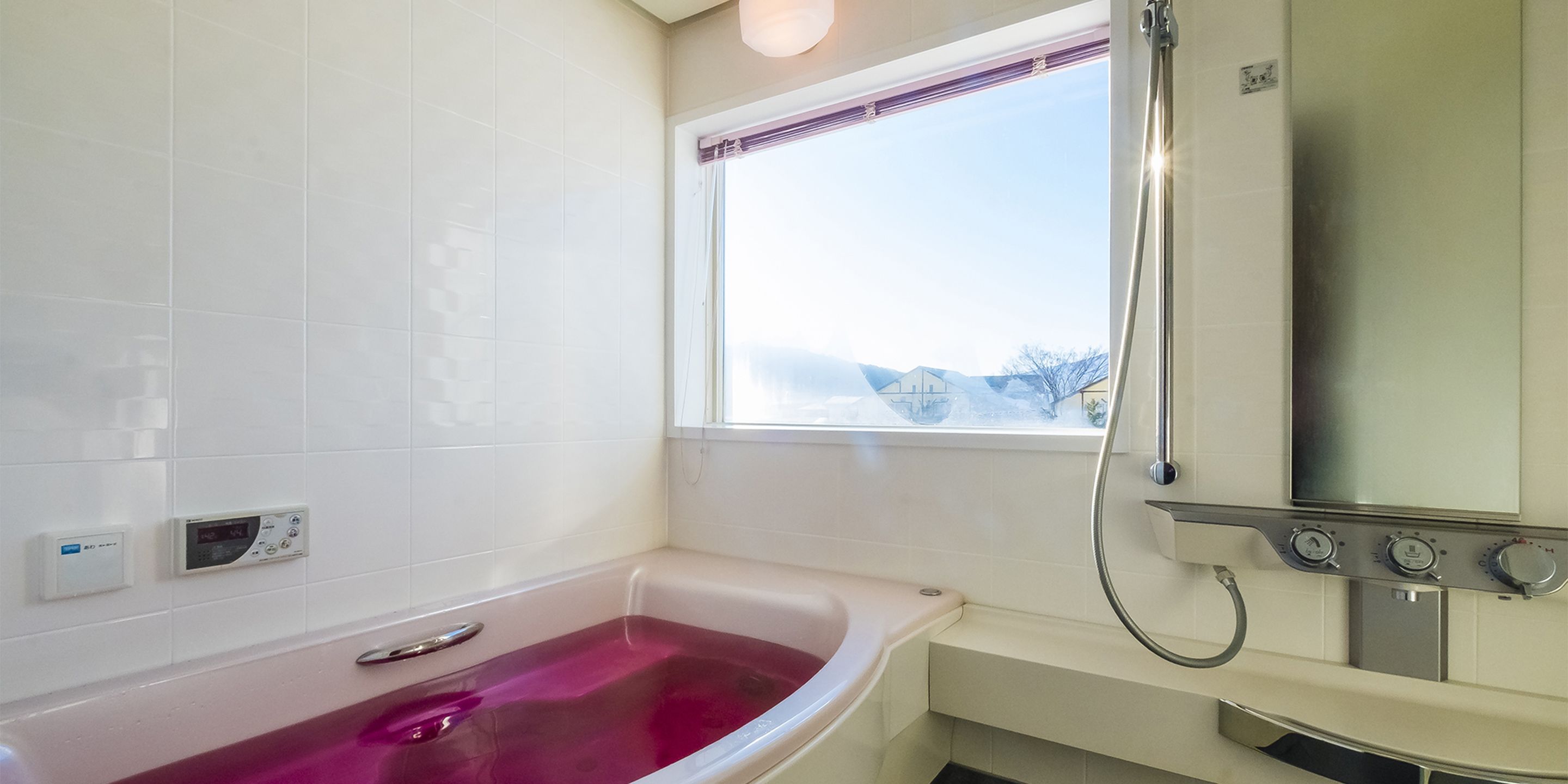 Cottage Standard, plusieurs lits, baignoire à jets, vue montagne (Private Cottage with Mt Fuji View) | Salle de bain | Baignoire et douche séparées, baignoire à jets
