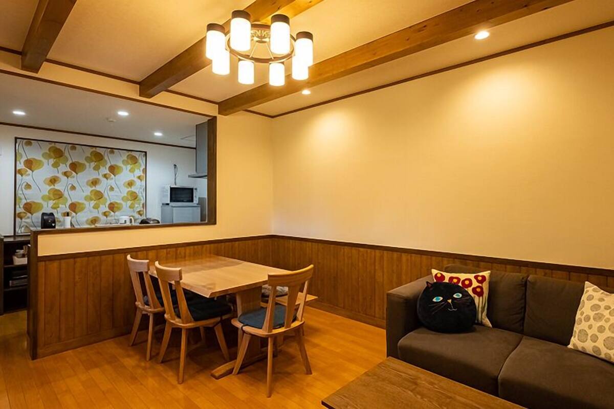 Living area | LCD TV, DVD player
