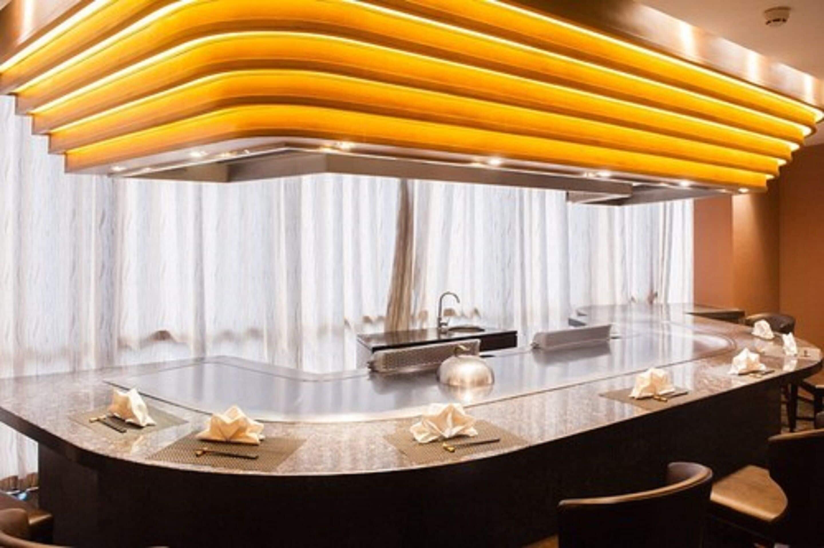 3 restaurants, breakfast, lunch, dinner served; japanese cuisine