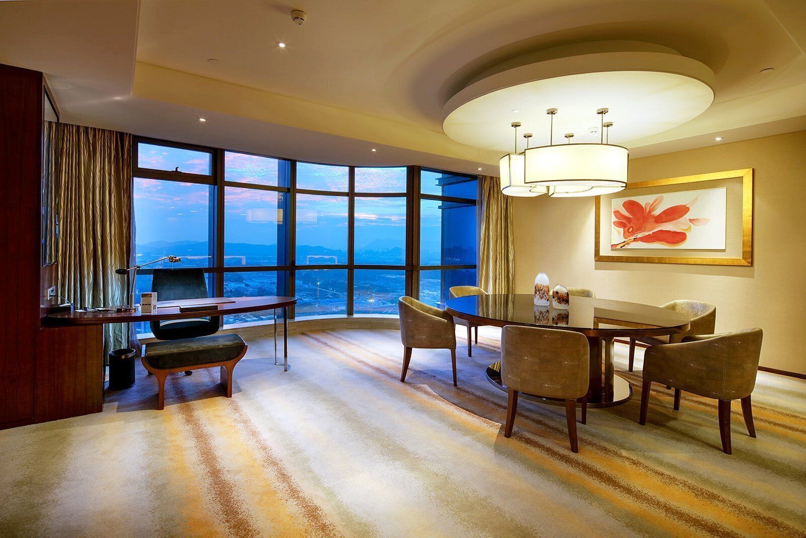 تناول الطعام داخل الغرفة