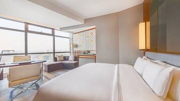 Executive King Room | Premium bedding, minibar, in-room safe, desk
