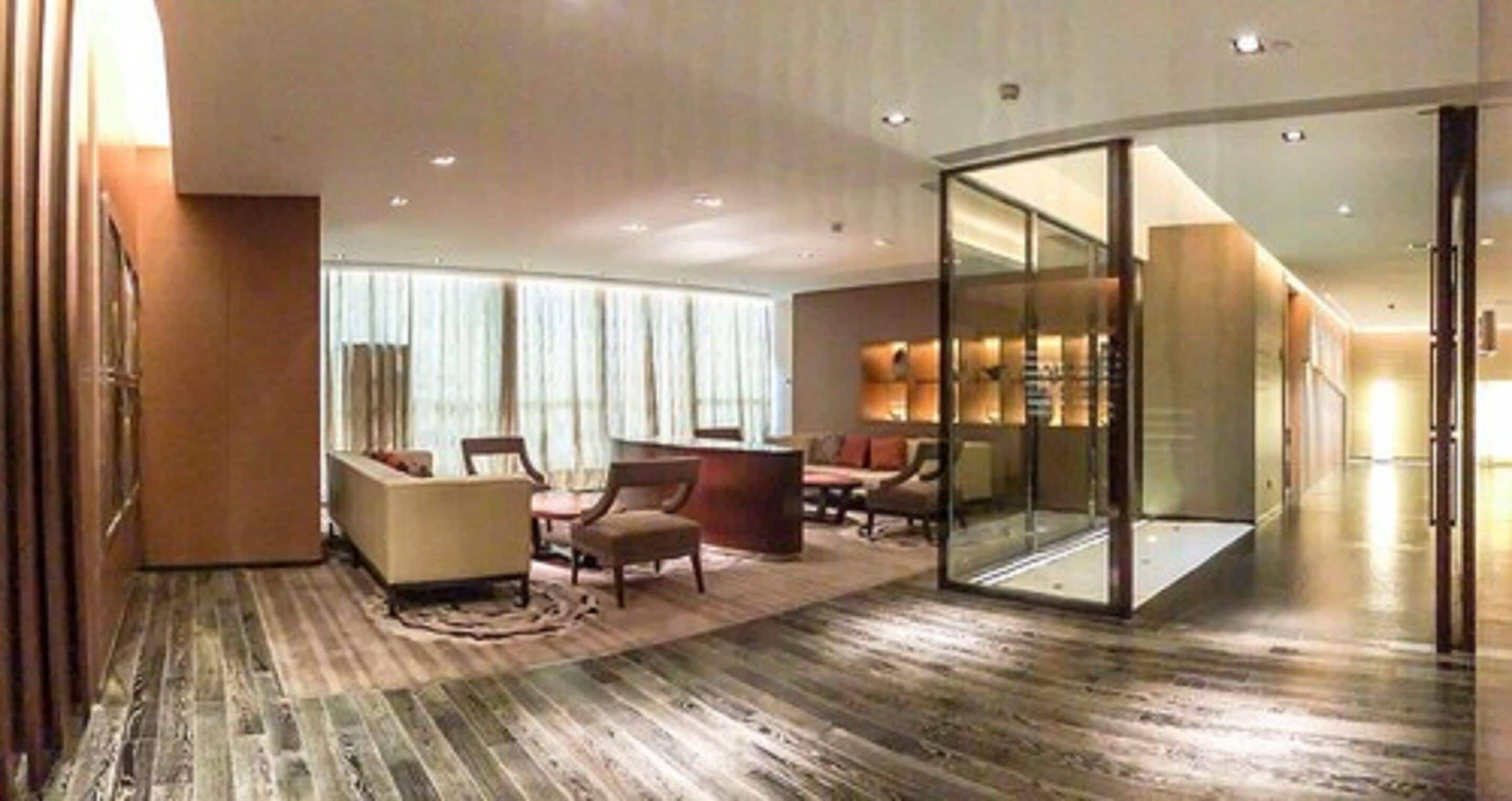 3 restaurants, breakfast, lunch, dinner served; japanese cuisine