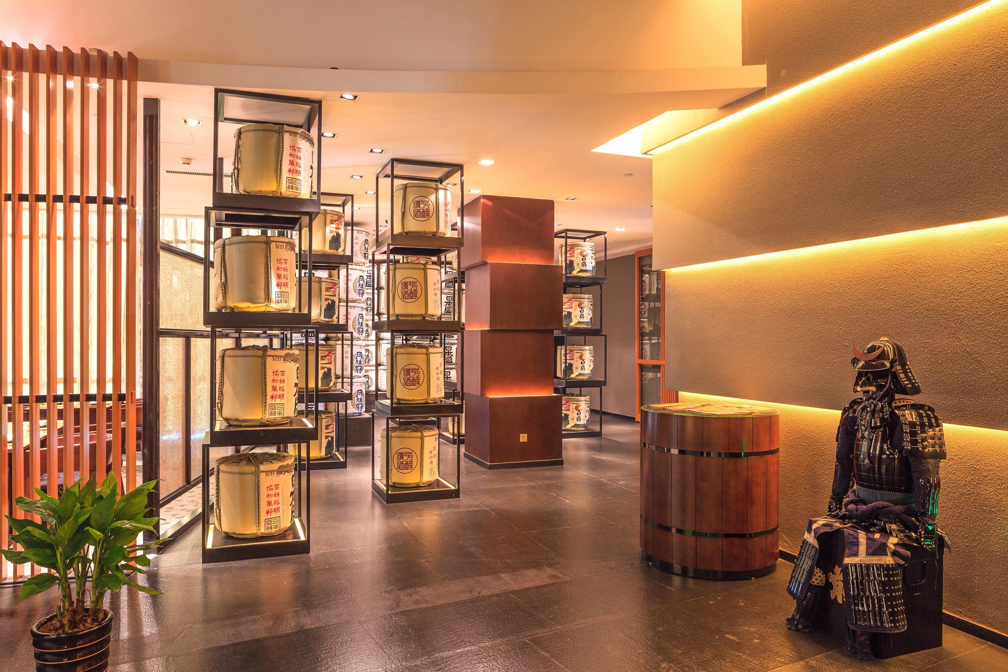 3 restaurants, breakfast, lunch, dinner served; japanese cuisine