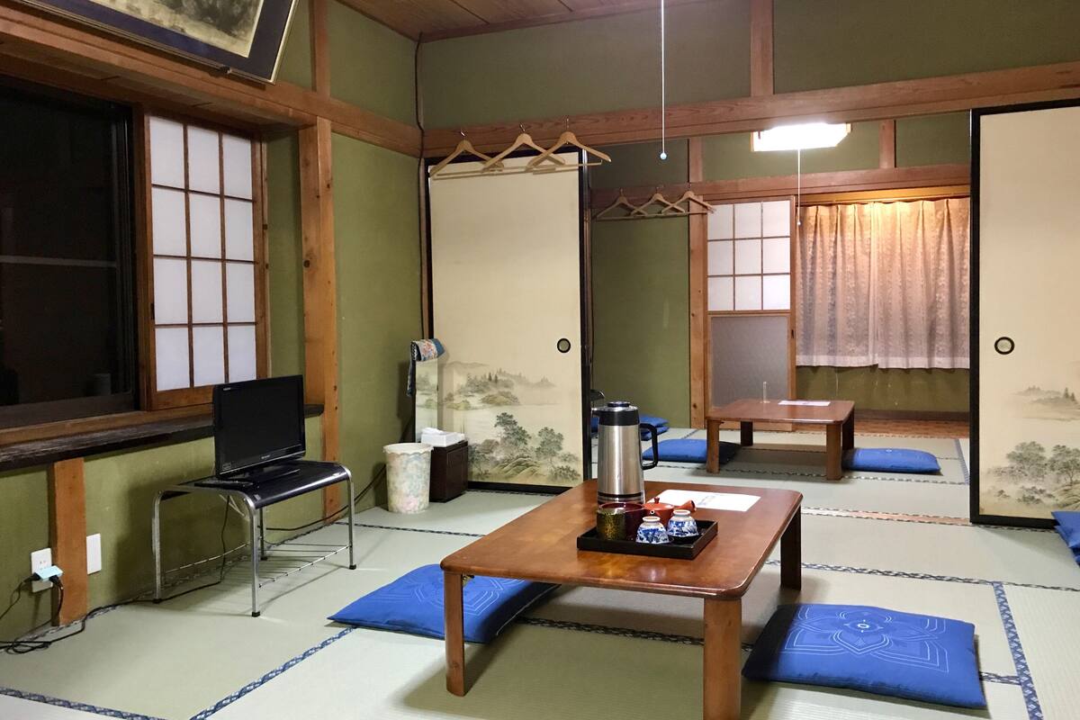Japanese Style Room, Shared Bathroom (6-10 People) | Free WiFi