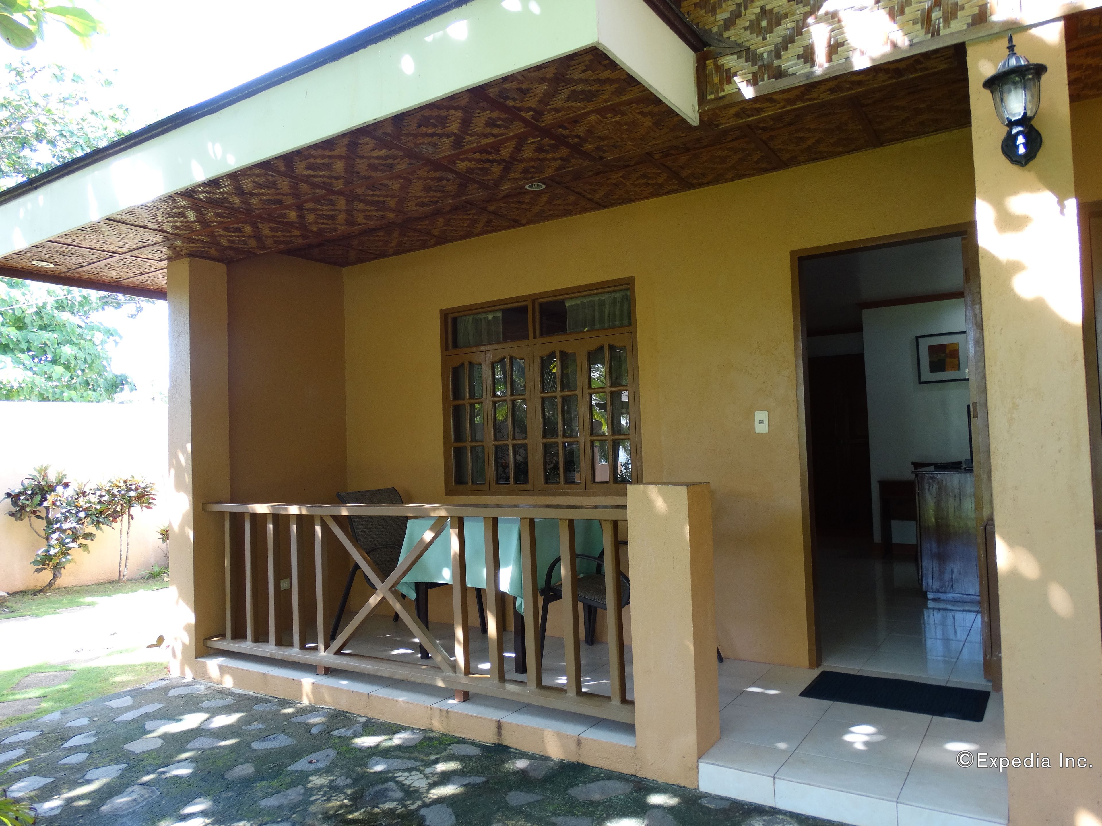 deluxe room | terrace/patio