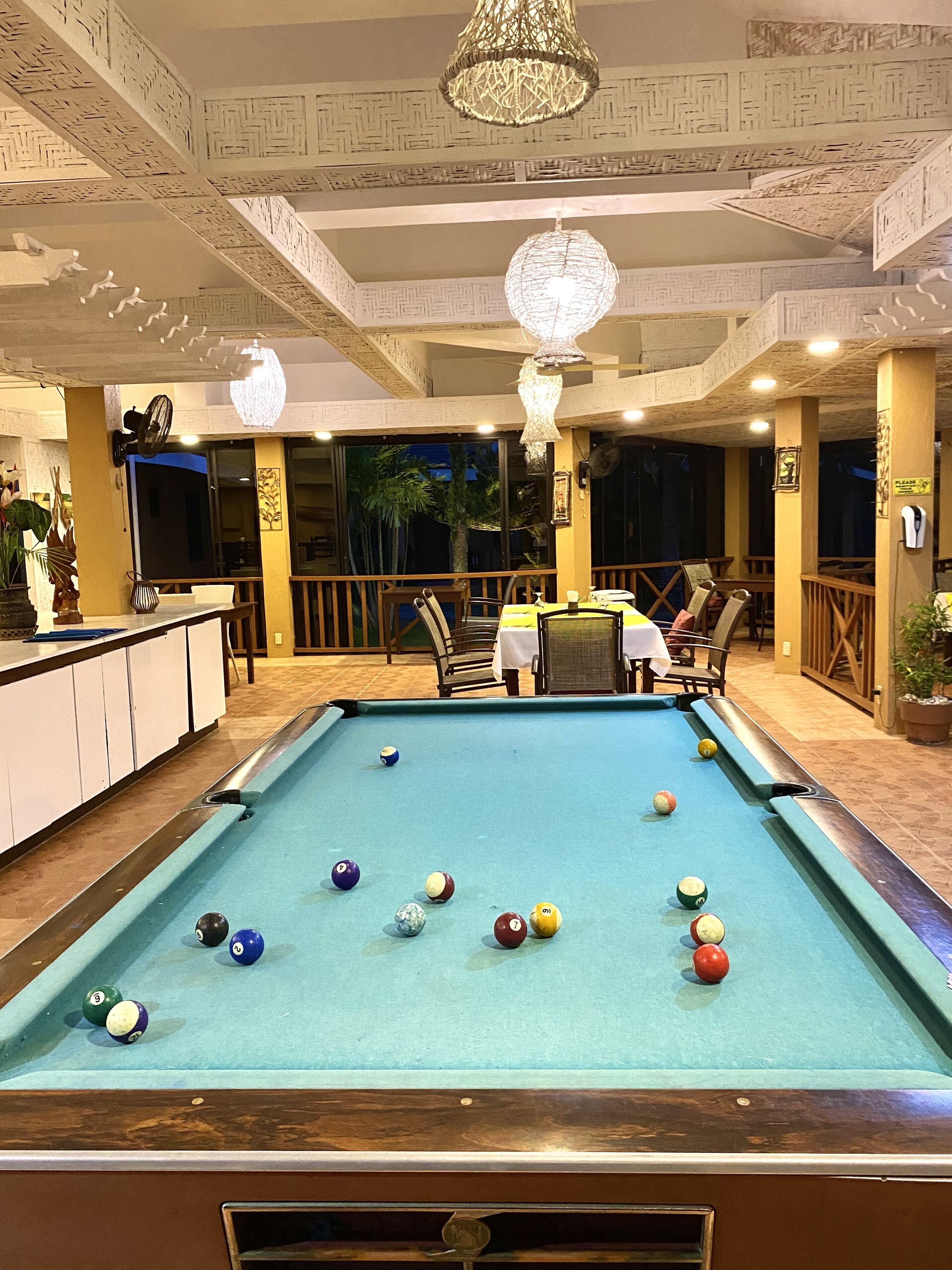 breakfast, lunch, dinner served; international cuisine