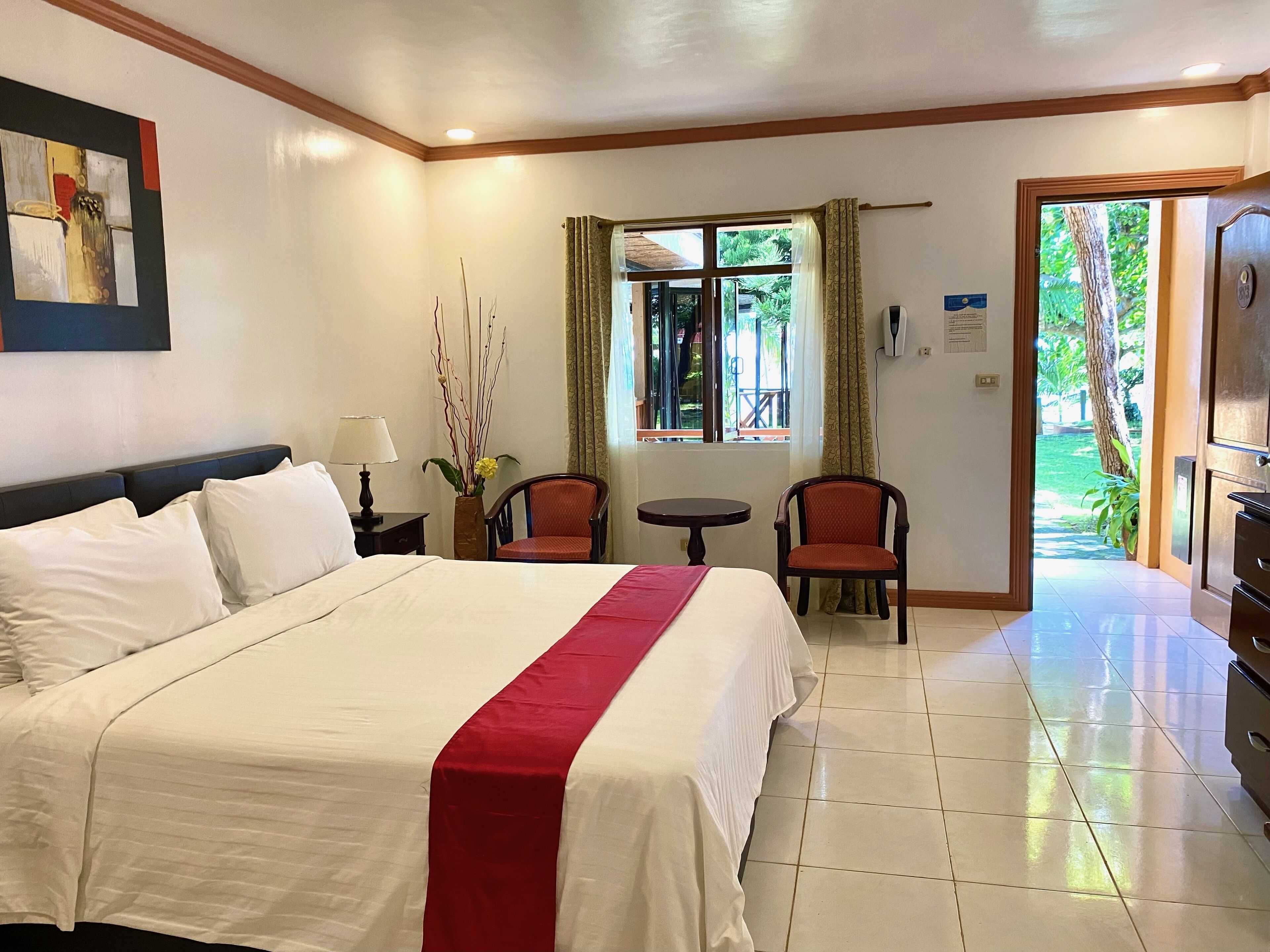 华丽客房 | 迷你吧、客房内保险箱、办公桌、免费 WiFi