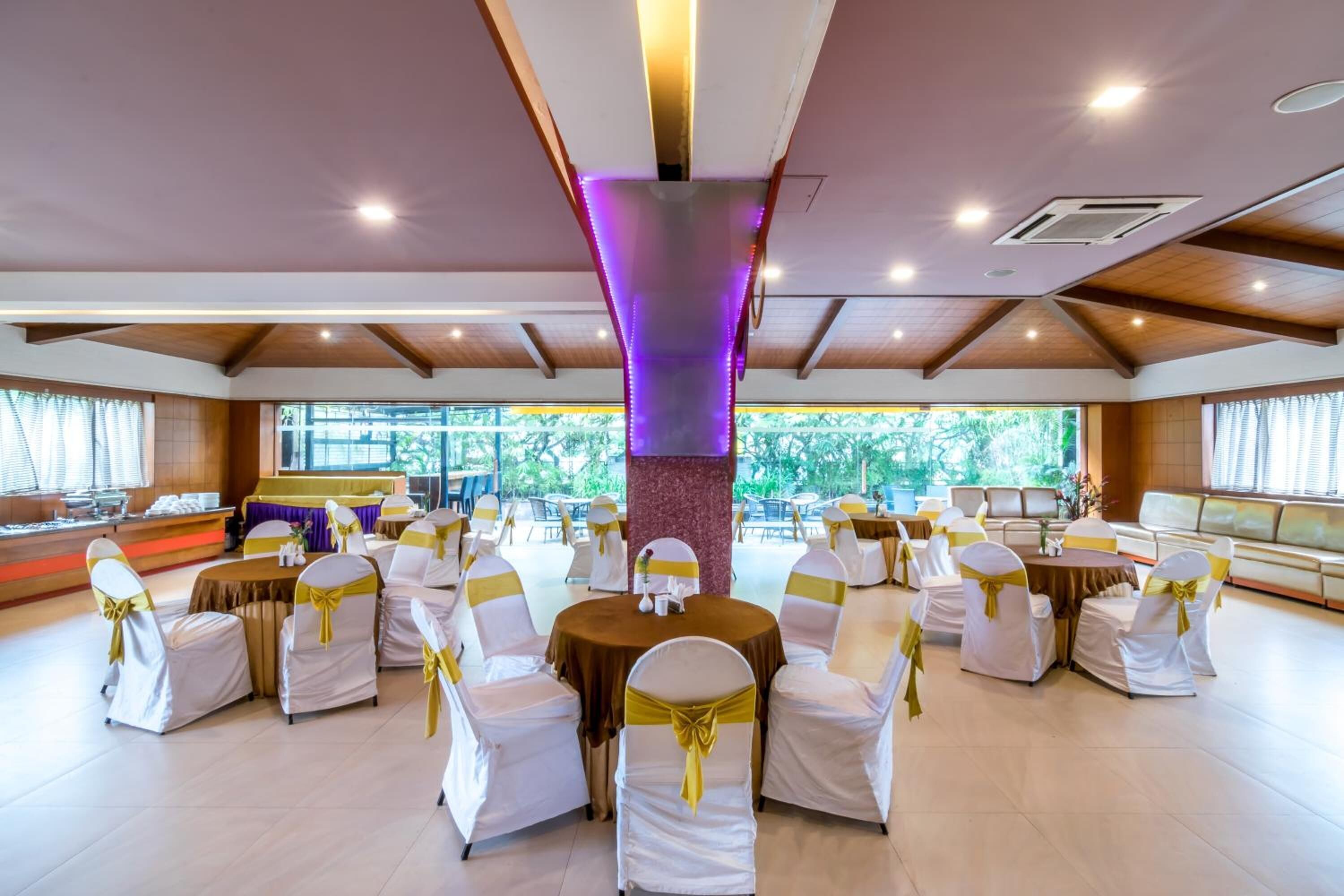 Banquet hall