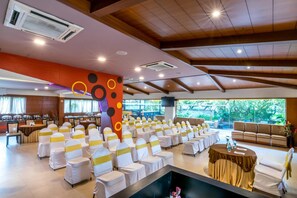 Restaurant - Octave Suites Residency Rd (Bengaluru)
