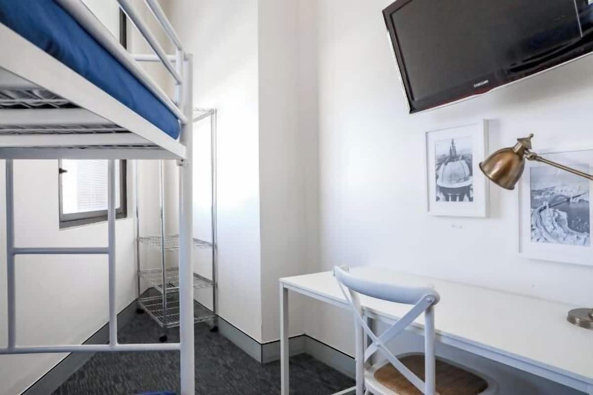 Insonorización, wifi gratis y ropa de cama