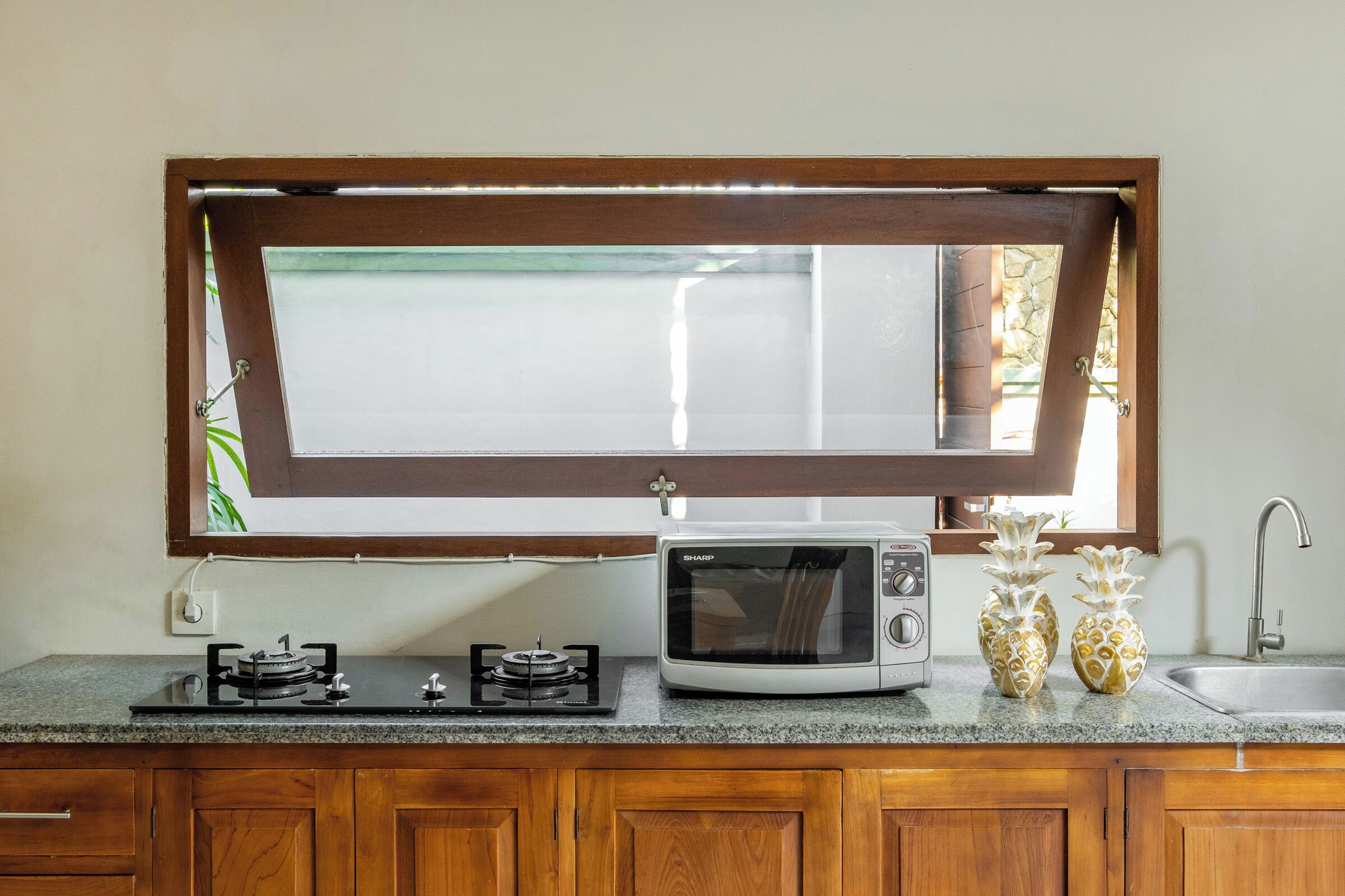Villa Prestigio, 1 habitación, alberca privada, vista a la alberca | Cocina privada | Cafetera y tetera, refrigerador, microondas y parrilla de estufa 