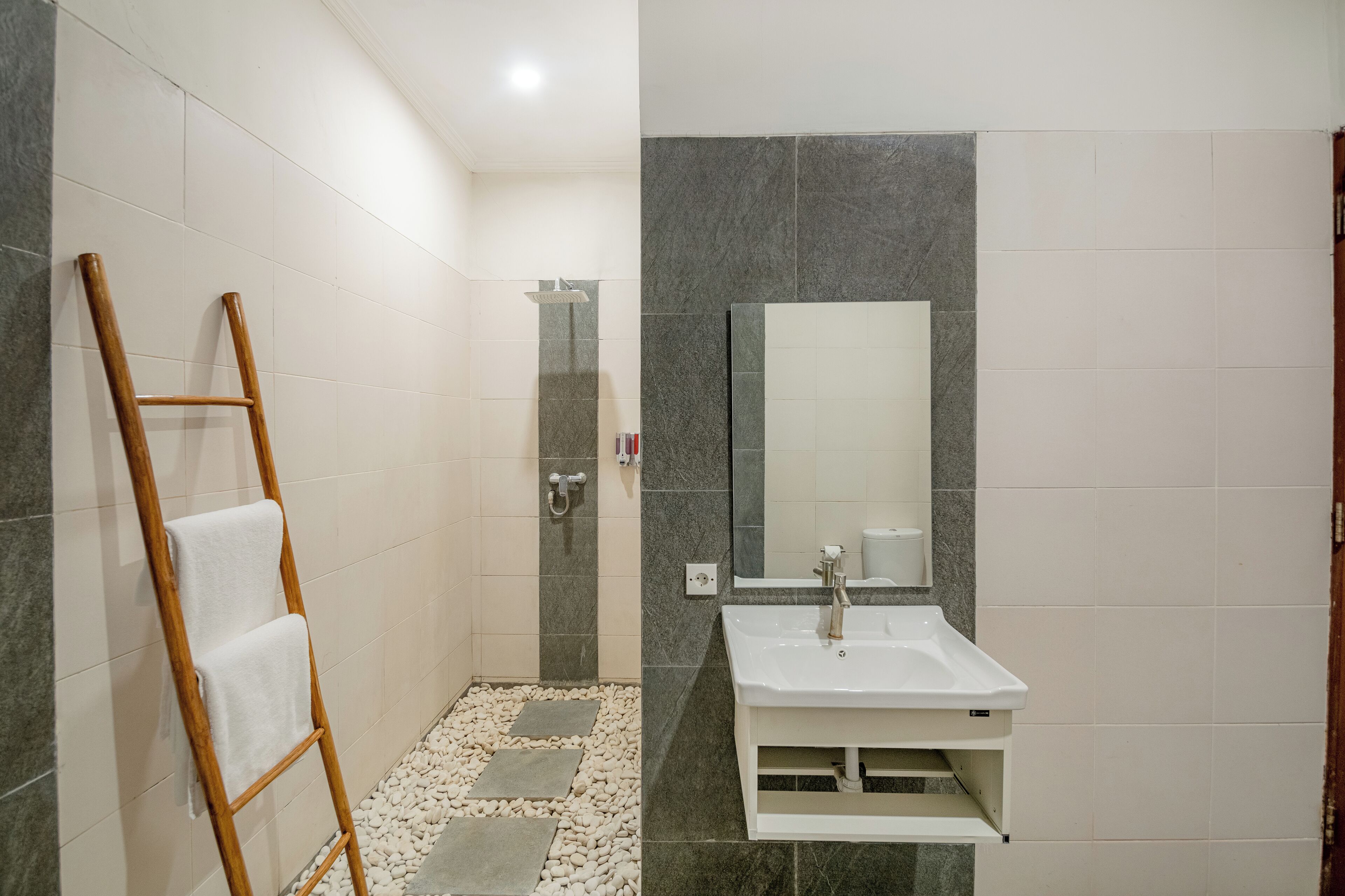 Signature Villa, 1 Bedroom, Private Pool, Pool View | Bathroom | Separate tub and shower, free toiletries, hair dryer, slippers