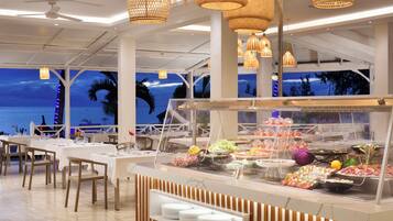 2 restaurants; breakfast, lunch and dinner served