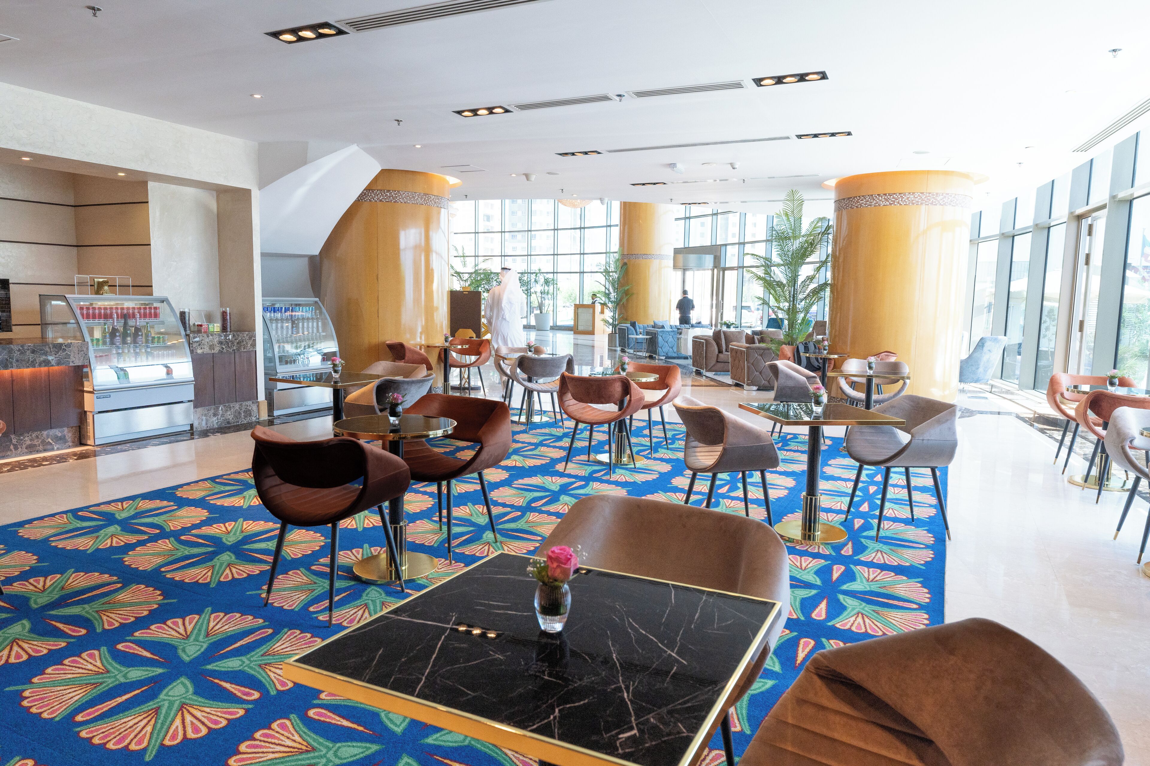 2 Bars/Lounges, Poolbar