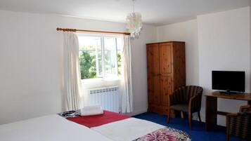 Iron/ironing board, free WiFi