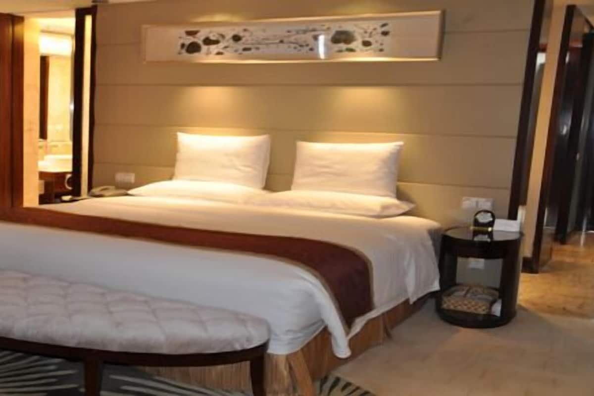 Habitación Deluxe, 1 habitación, vistas al mar | Ropa de cama de alta calidad, minibar, caja fuerte y escritorio