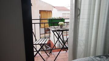 Soundproofing, iron/ironing board, free WiFi, bed sheets