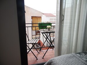 Superior Double Room | Soundproofing, iron/ironing board, free WiFi, bed sheets