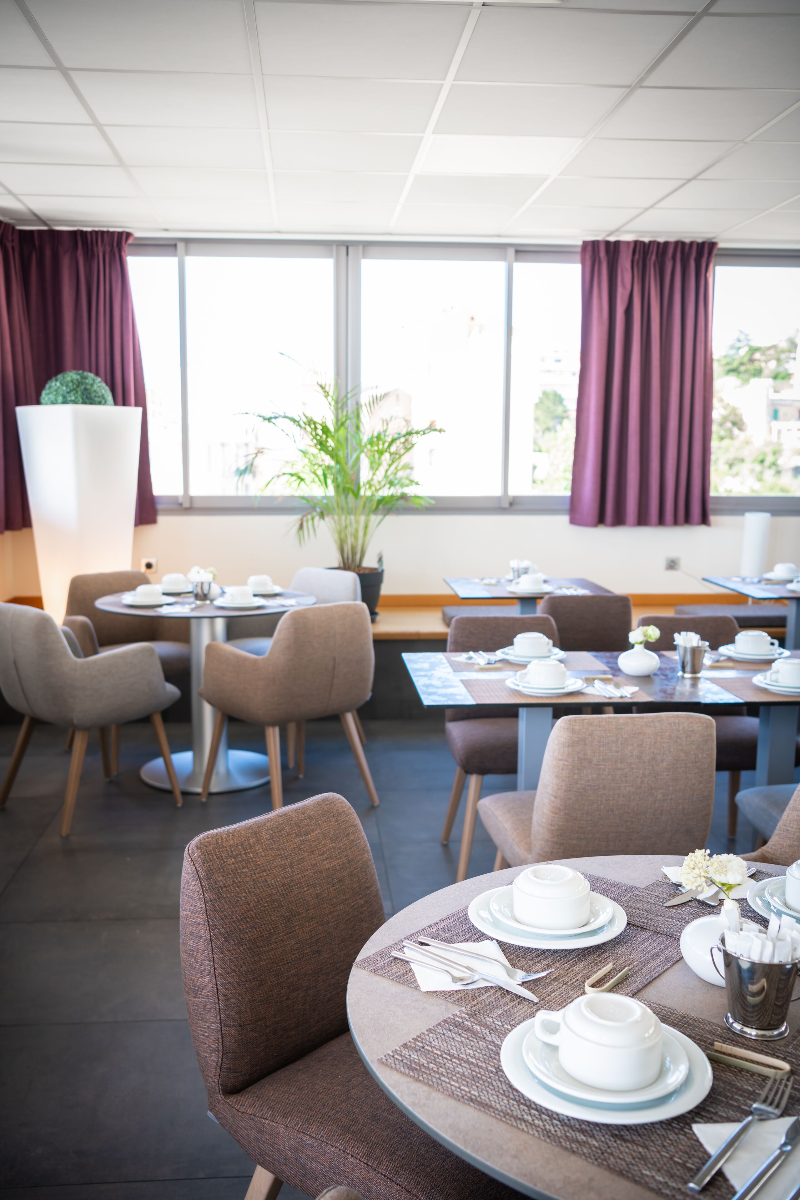 daily buffet breakfast (eur 16 per person)