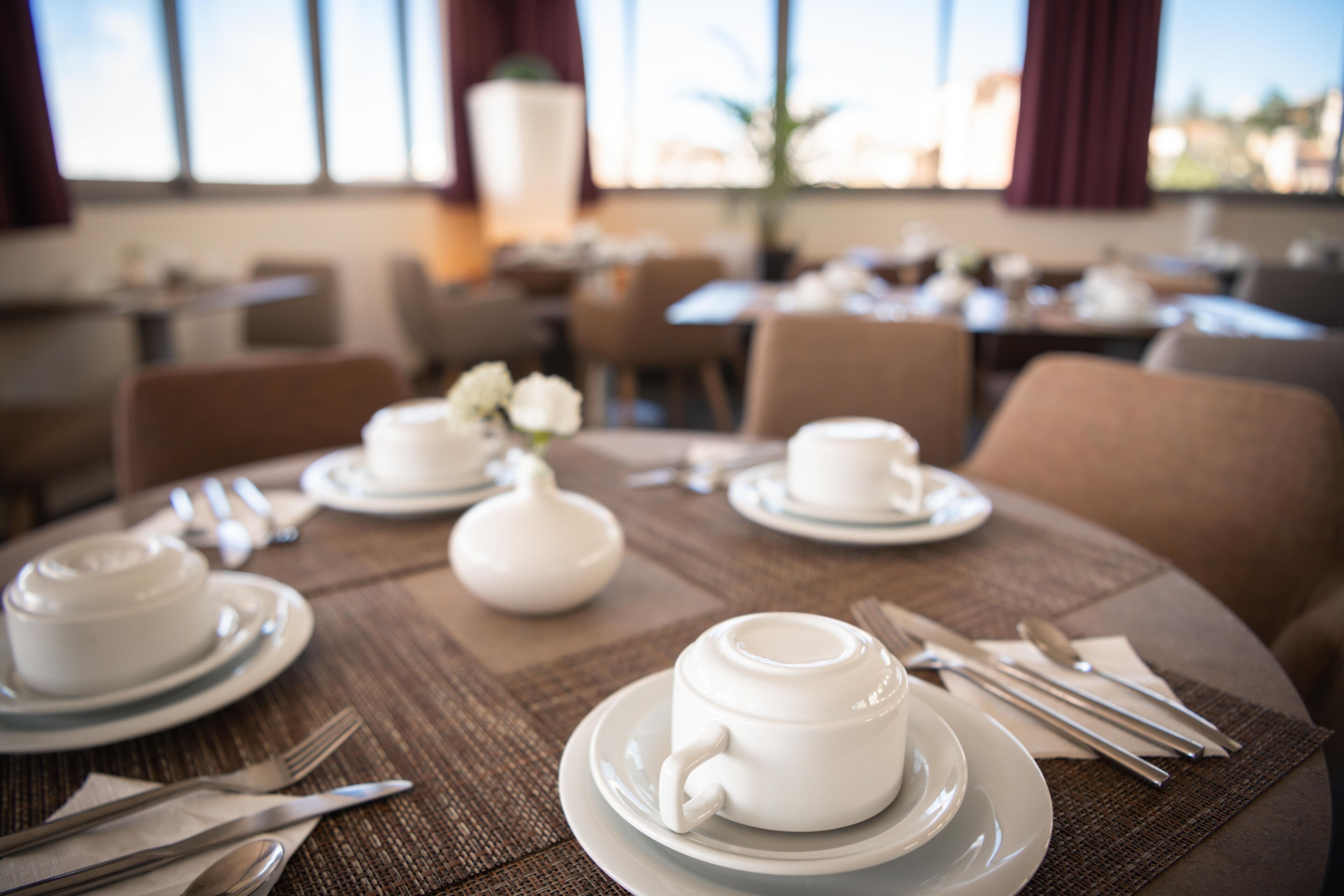 Se ofrece un desayuno bufé (22 EUR por persona)