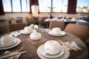 Daily buffet breakfast (EUR 22 per person) - Hôtel Port Toga (Bastia)