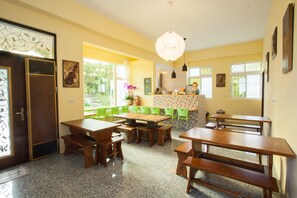 Check-in/check-out kiosk