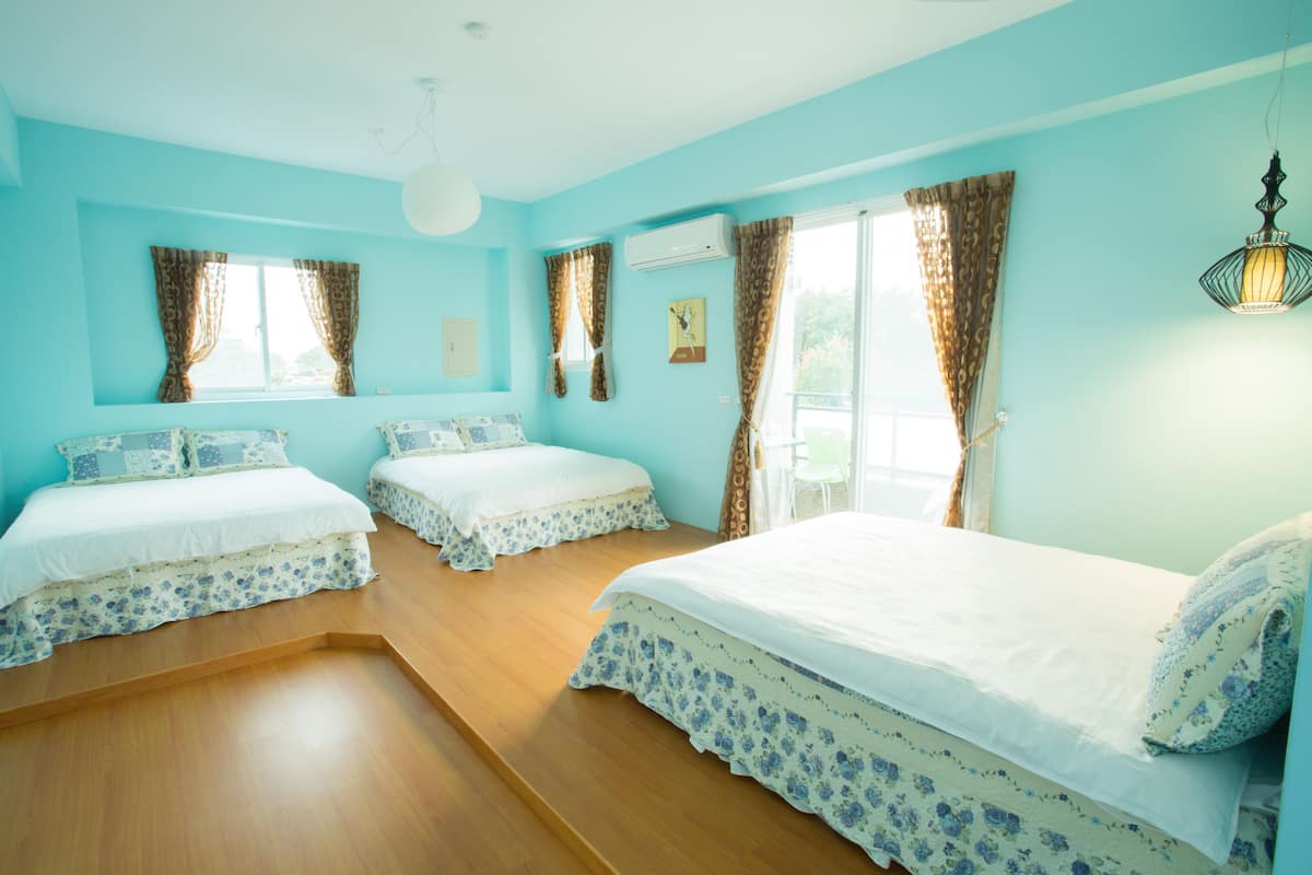 Family Room | Premium bedding, blackout drapes, rollaway beds (surcharge), WiFi (free)