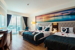 Premium bedding, free minibar items, in-room safe, desk - The Lumos Deluxe Resort Hotel - All Inclusive (Alanya)