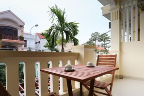 Kahden hengen deluxe-huone, parveke | Näkymä parvekkeelta