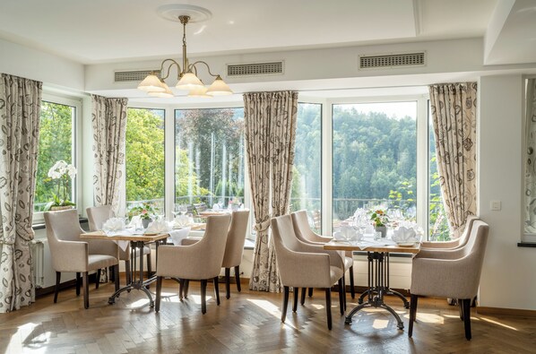 Mittagessen und Abendessen, regionale Küche