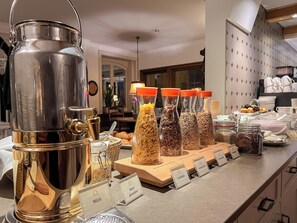 Free daily buffet breakfast