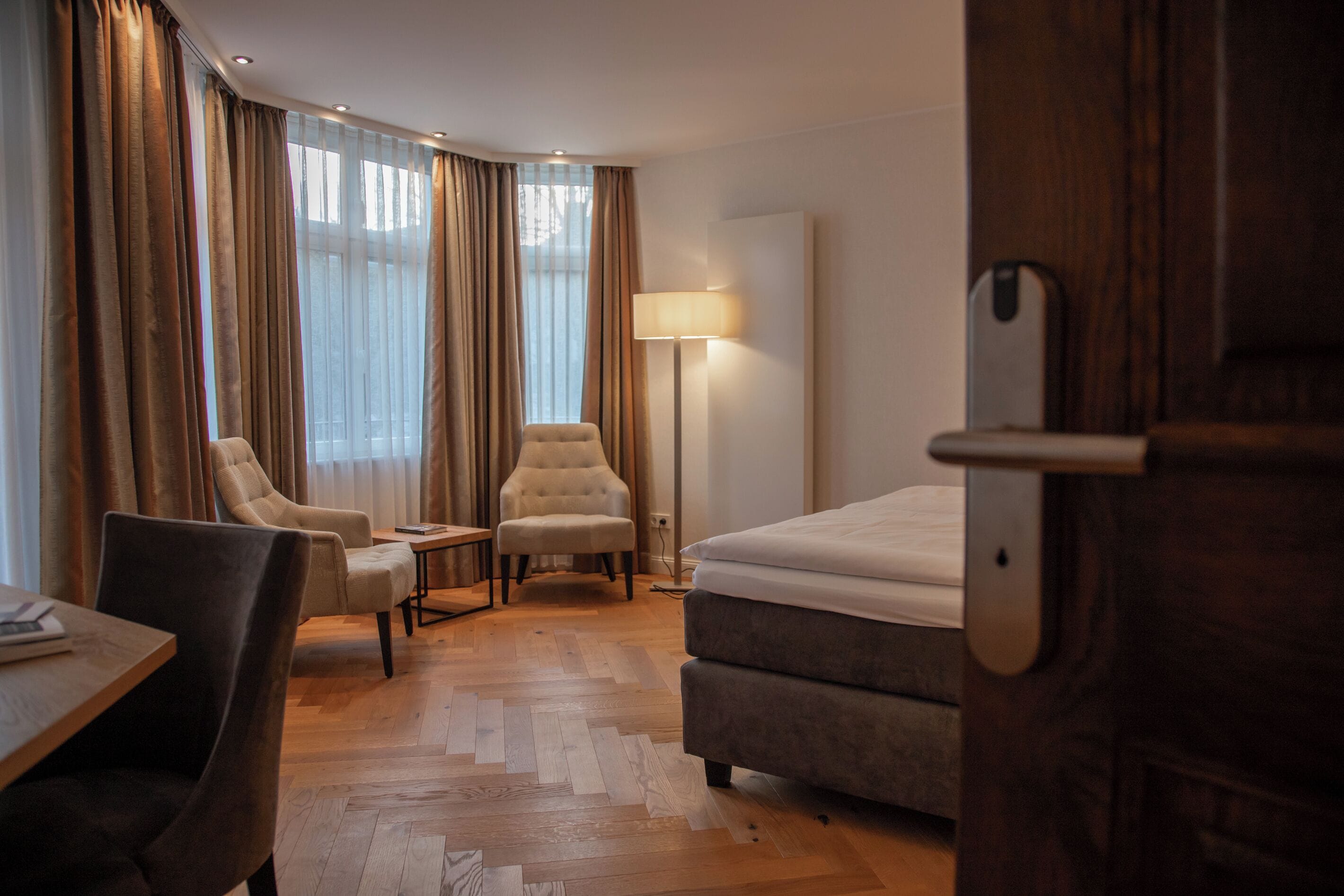 superior double room | 1 bedroom, desk, cots/infant beds, bed sheets