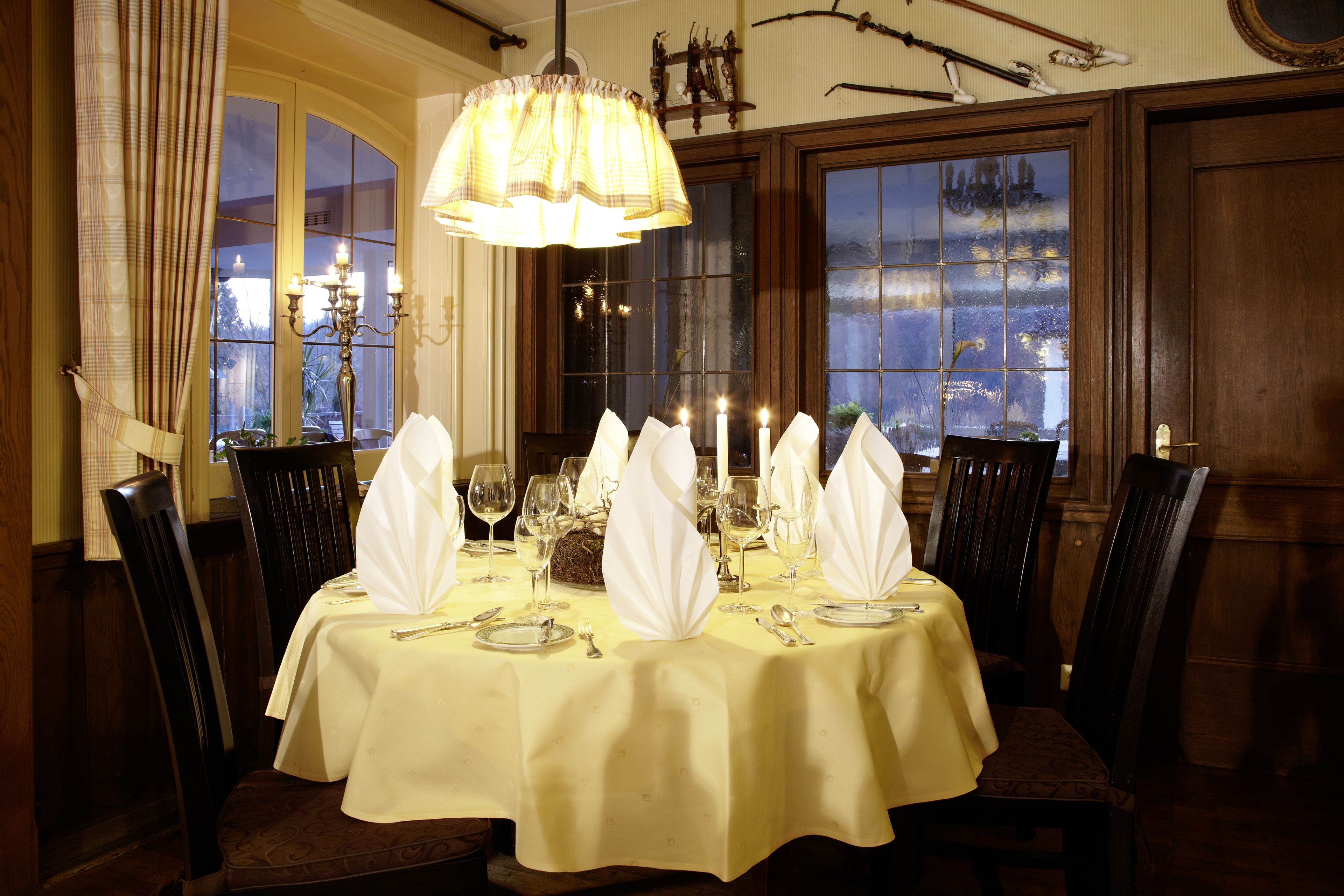 lunch and dinner served, regional cuisine