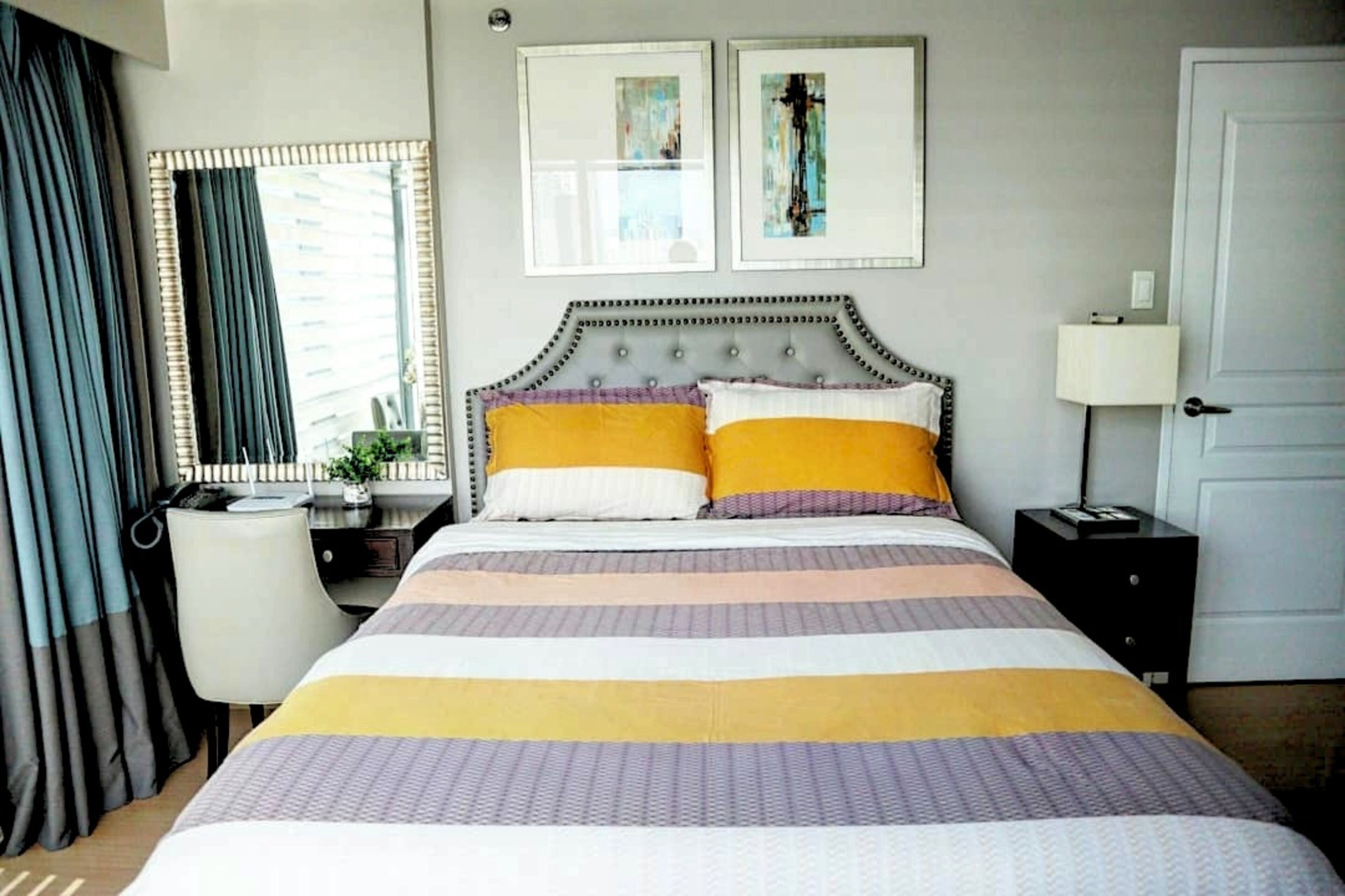 Panoramic Suite, 1 Queen Bed, City View, Corner | Egyptian cotton sheets, premium bedding, Tempur-Pedic beds