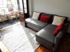 Apartment, 2 Schlafzimmer (Rua Academia das Ciencias, 24) | Verdunkelungsvorhänge, Bügeleisen/Bügelbrett, kostenloses WLAN