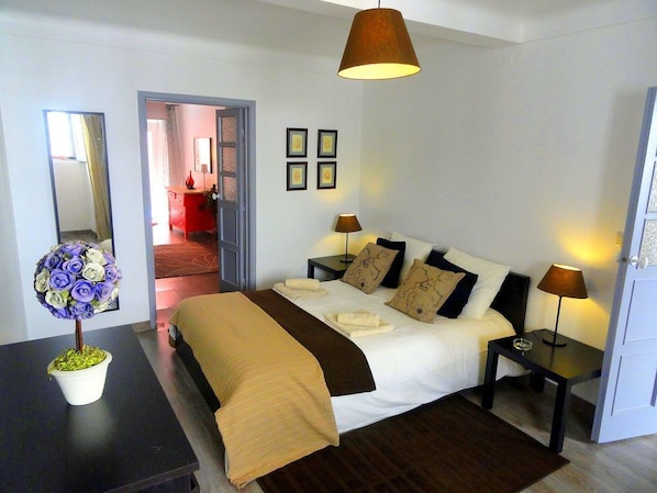 Large 1 Bedroom Apartment, Parreiras Well | Verdunkelungsvorhänge, Bügeleisen/Bügelbrett, kostenloses WLAN